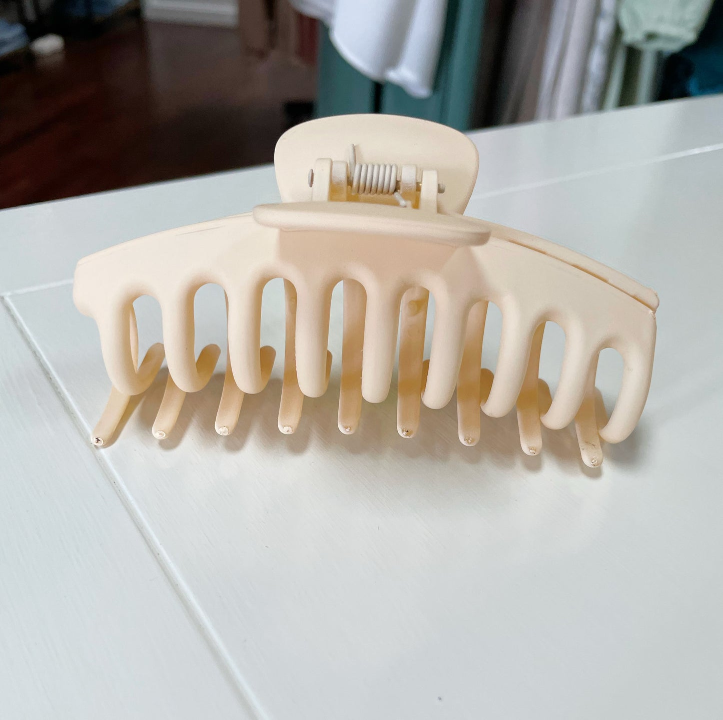 Oversized Claw Clips