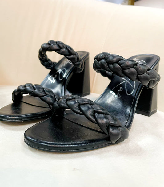 Black slip-on block heel with 2 braided straps