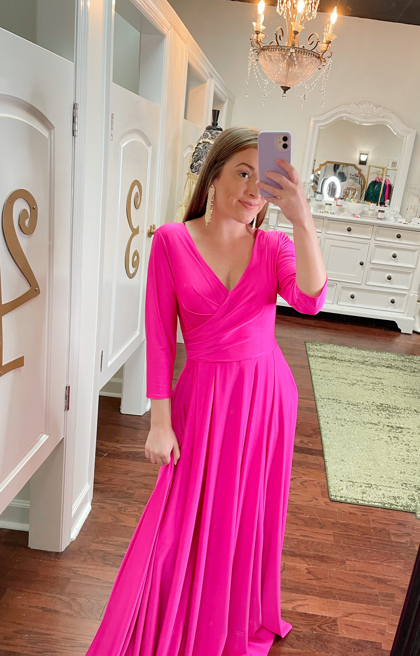 Gold mesh dot drop dangle earrings that reflect the light and sparkle and shine paired with hot pink gown